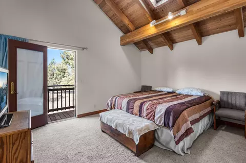 Bedroom - 61235 Ward Rd, Bend, OR 97702 photo 2 of 3
