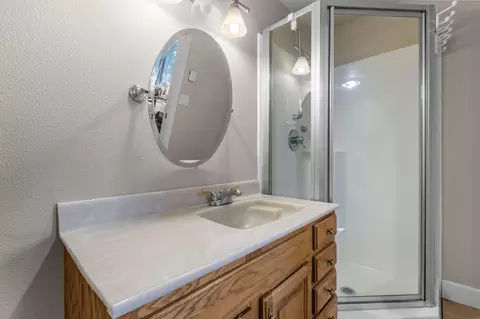Bath - 61235 Ward Rd, Bend, OR 97702 photo 5 of 5