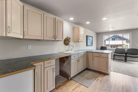 Kitchen - 61235 Ward Rd, Bend, OR 97702 photo 4 of 5
