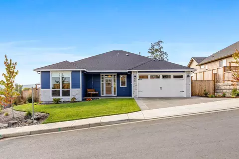 625 NW Crater Lake Dr, Dallas, OR 97338
