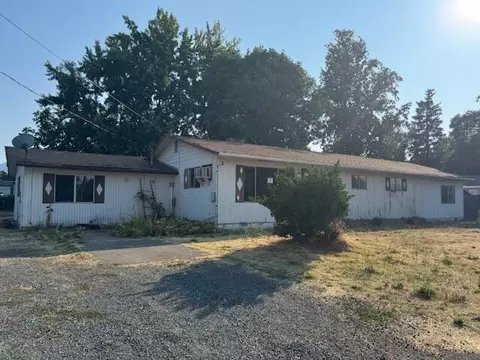 877 Garfield St, Medford, OR 97501