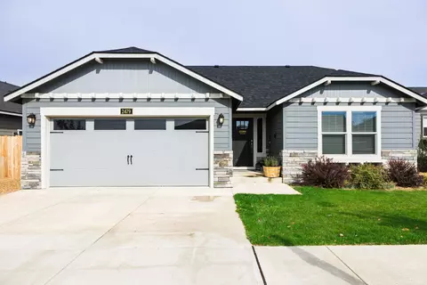 2479 NW Teak Pl, Redmond, OR 97756