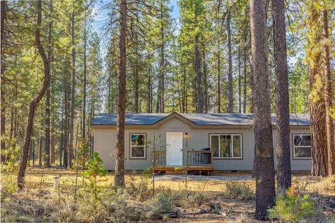 15387 Bear St, La Pine, OR 97739