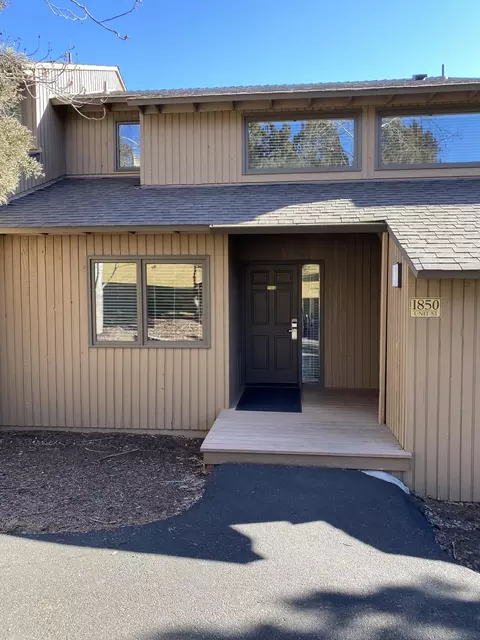1850 Redtail Hawk Dr #RV53B, Redmond, OR 97756