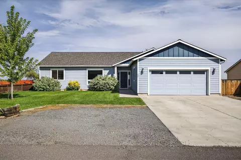 625 E A St, Culver, OR 97734