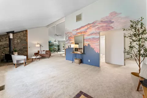 Living - 17845 Plainview Rd, Bend, OR 97703 photo 1 of 4