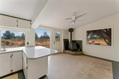 Living - 17845 Plainview Rd, Bend, OR 97703 photo 2 of 4