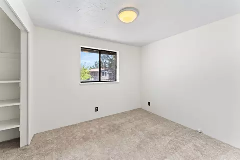 Bedroom - 17845 Plainview Rd, Bend, OR 97703 photo 2 of 4