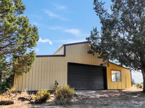 Exterior - 17845 Plainview Rd, Bend, OR 97703 photo 3 of 6