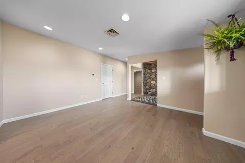 Living - 66405 Cline Falls Rd, Bend, OR 97703 photo 1 of 5