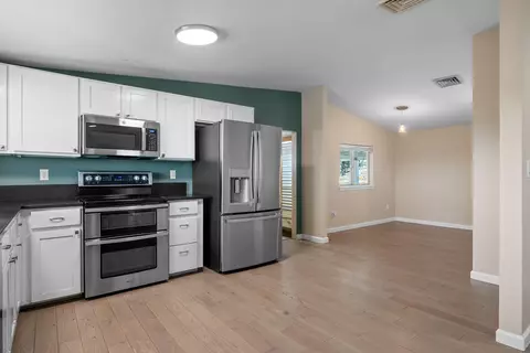Kitchen - 66405 Cline Falls Rd, Bend, OR 97703 photo 3 of 5