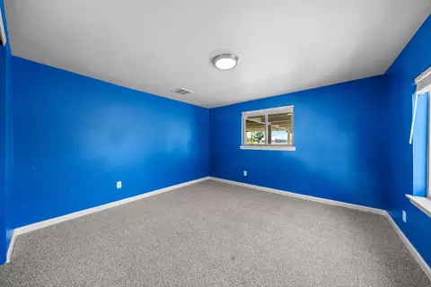 Bedroom - 66405 Cline Falls Rd, Bend, OR 97703 photo 2 of 4