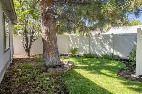 498 N Wheeler Loop, Sisters, OR 97759 photo 25