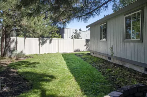 498 N Wheeler Loop, Sisters, OR 97759 photo 23