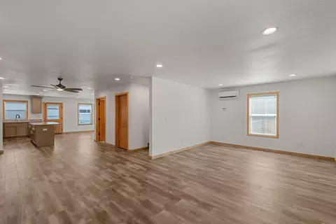 133 S Main St, Phoenix, OR 97535 photo 4