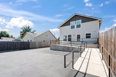133 S Main St, Phoenix, OR 97535 photo 30