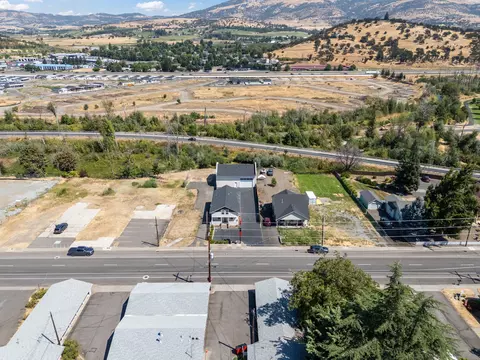 133 S Main St, Phoenix, OR 97535 photo 55