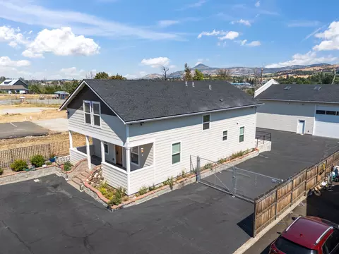 133 S Main St, Phoenix, OR 97535 photo 42