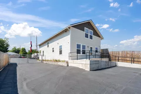 133 S Main St, Phoenix, OR 97535 photo 31