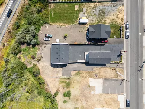 133 S Main St, Phoenix, OR 97535 photo 51