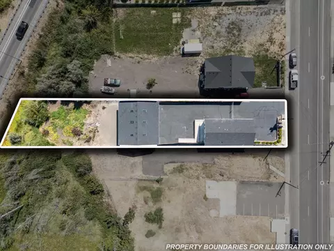 133 S Main St, Phoenix, OR 97535 photo 60