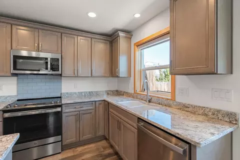 133 S Main St, Phoenix, OR 97535 photo 8
