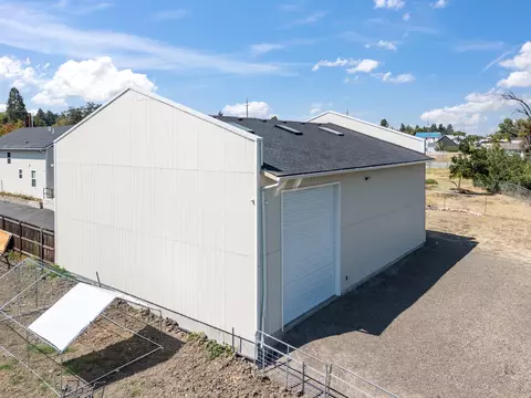 133 S Main St, Phoenix, OR 97535 photo 46