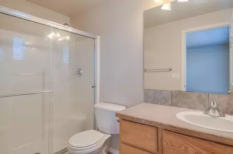 Bath - 3318 Hoona Dr, Bend, OR 97701 photo 2 of 2