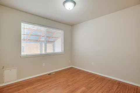 Bedroom - 3318 Hoona Dr, Bend, OR 97701 photo 5 of 6