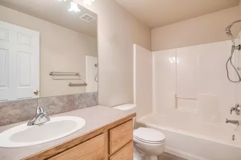 Bath - 3318 Hoona Dr, Bend, OR 97701 photo 1 of 2