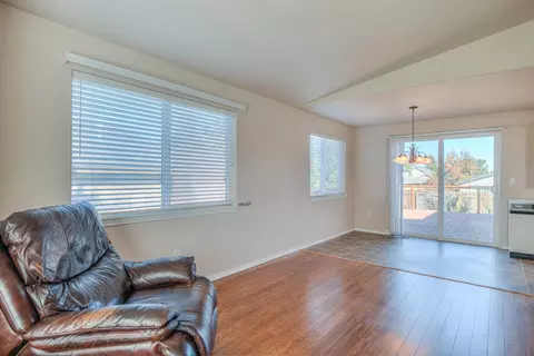 Living - 3318 Hoona Dr, Bend, OR 97701 photo 3 of 4