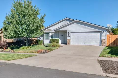 3318 Hoona Dr, Bend, OR 97701