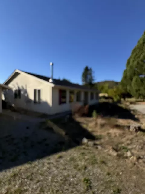 7165 Old Stage Rd, Central Point, OR 97502