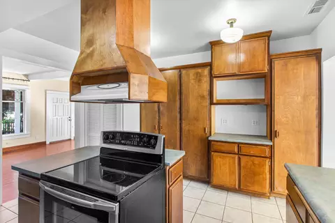 Kitchen - 238 Gilbert Ave, Glendale, OR 97442 photo 2 of 3