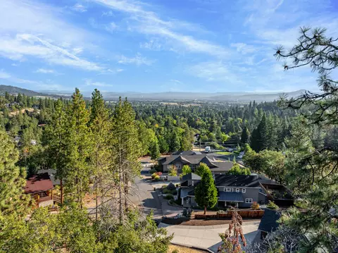 955 Granite Ridge Cir, Jacksonville, OR 97530