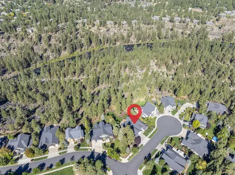 View/Area - 61375 Huckleberry Pl, Bend, OR 97702 photo 6 of 9