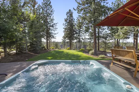 Exterior - 61375 Huckleberry Pl, Bend, OR 97702 photo 8 of 14