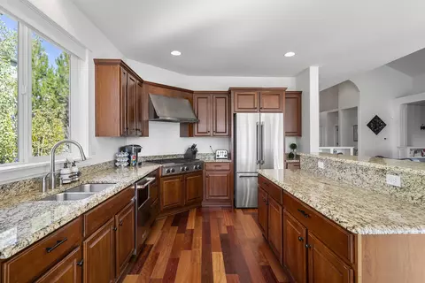 Kitchen - 61375 Huckleberry Pl, Bend, OR 97702 photo 3 of 3