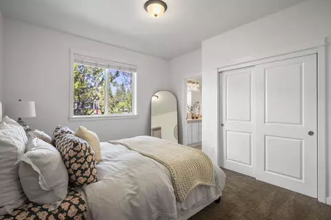 Bedroom - 61375 Huckleberry Pl, Bend, OR 97702 photo 4 of 4