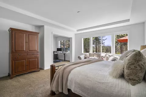 Bedroom - 61375 Huckleberry Pl, Bend, OR 97702 photo 1 of 4