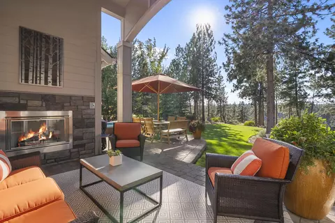 Exterior - 61375 Huckleberry Pl, Bend, OR 97702 photo 6 of 14