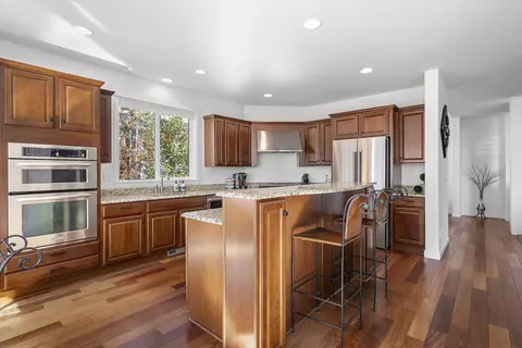 Kitchen - 61375 Huckleberry Pl, Bend, OR 97702 photo 2 of 3