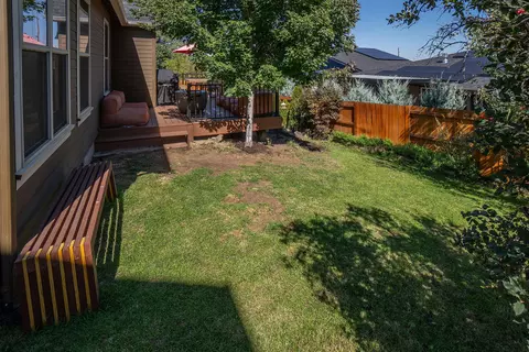 Exterior - 63182 Iner Loop, Bend, OR 97701 photo 9 of 10