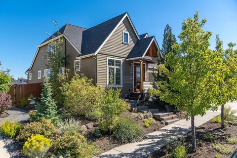 Exterior - 63182 Iner Loop, Bend, OR 97701 photo 2 of 10