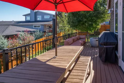 Exterior - 63182 Iner Loop, Bend, OR 97701 photo 6 of 10