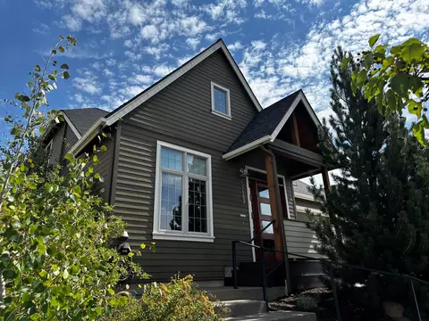 Exterior - 63182 Iner Loop, Bend, OR 97701 photo 4 of 10