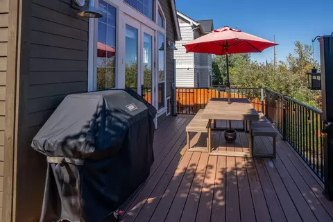 Exterior - 63182 Iner Loop, Bend, OR 97701 photo 5 of 10