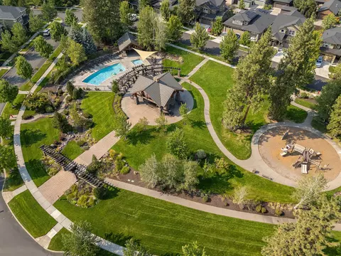 View/Area - 19694 Harvard Pl, Bend, OR 97702 photo 5 of 6
