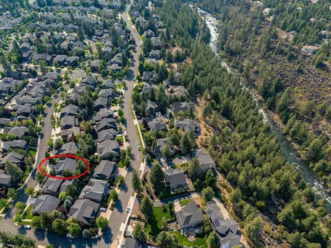 View/Area - 19694 Harvard Pl, Bend, OR 97702 photo 3 of 6
