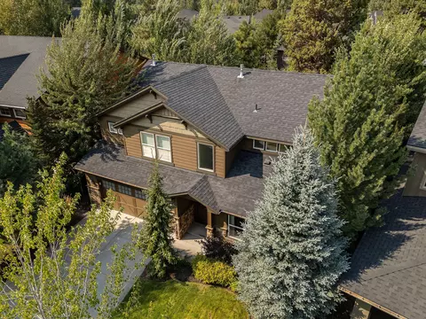 View/Area - 19694 Harvard Pl, Bend, OR 97702 photo 1 of 6